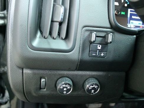 Used 2018 Chevrolet Colorado LT image 15