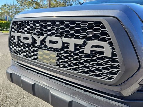 Used 2018 Toyota Tacoma SR5 image 35