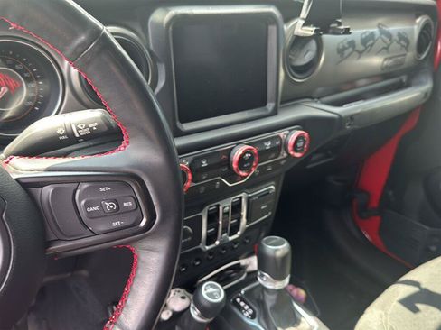 Used 2021 Jeep Gladiator Sport AWD/4WD image 3