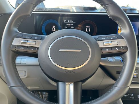 Used 2025 Hyundai Kona SEL image 29