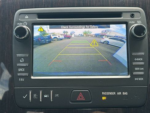 Used 2015 Chevrolet Traverse LT w/ Style and Technology Package FWD image 22