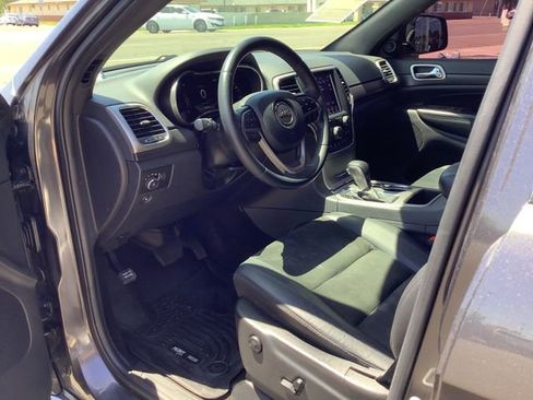 Used 2018 Jeep Grand Cherokee Altitude AWD/4WD image 7