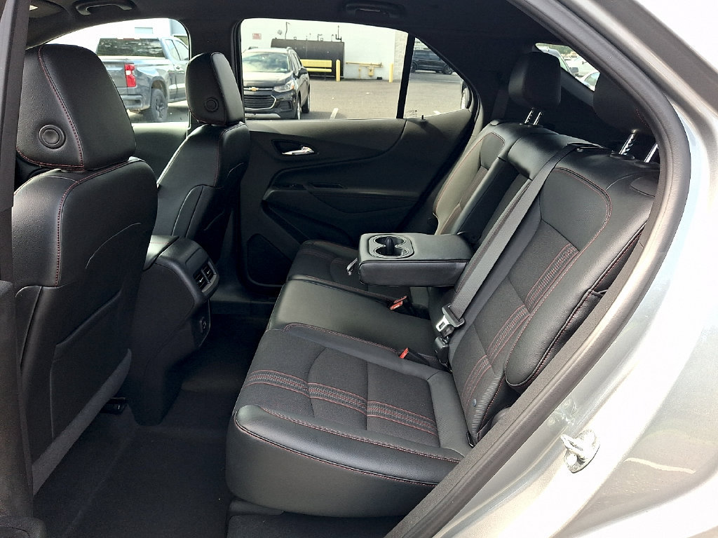 Used 2023 Chevrolet Equinox RS AWD/4WD image 14