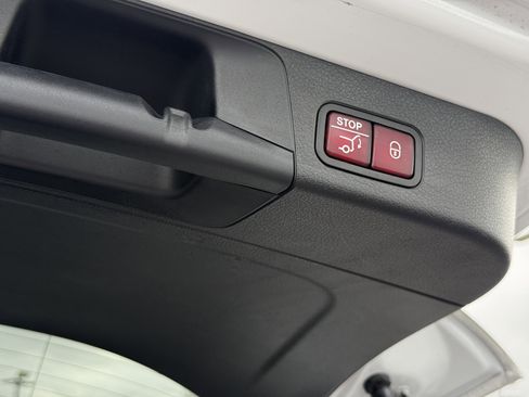 Used 2020 Mercedes-Benz GLB 250 4MATIC image 35