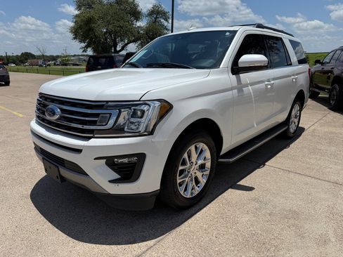 Used 2020 Ford Expedition XLT w/ Equipment Group 202A image 3