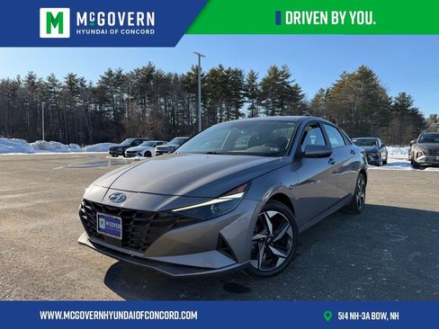 Used 2023 Hyundai Elantra SEL w/ Convenience Package image 1