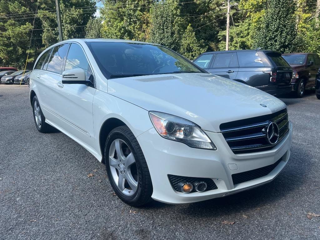 Used 2011 Mercedes-Benz R 350 4MATIC image 4