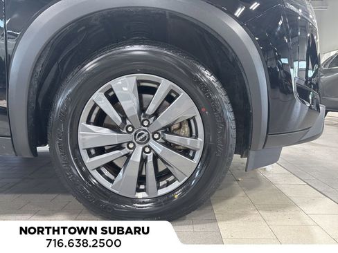 Used 2025 Nissan Pathfinder SV image 24