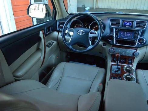 Used 2013 Toyota Highlander Limited image 56