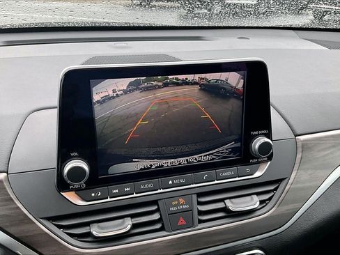 Used 2025 Nissan Altima 2.5 SV FWD image 22