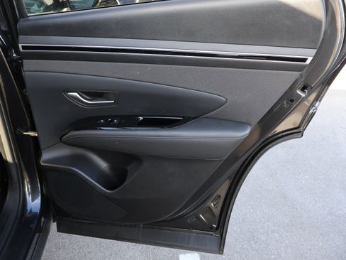 Used 2023 Hyundai Tucson Limited w/ Cargo Package image 11