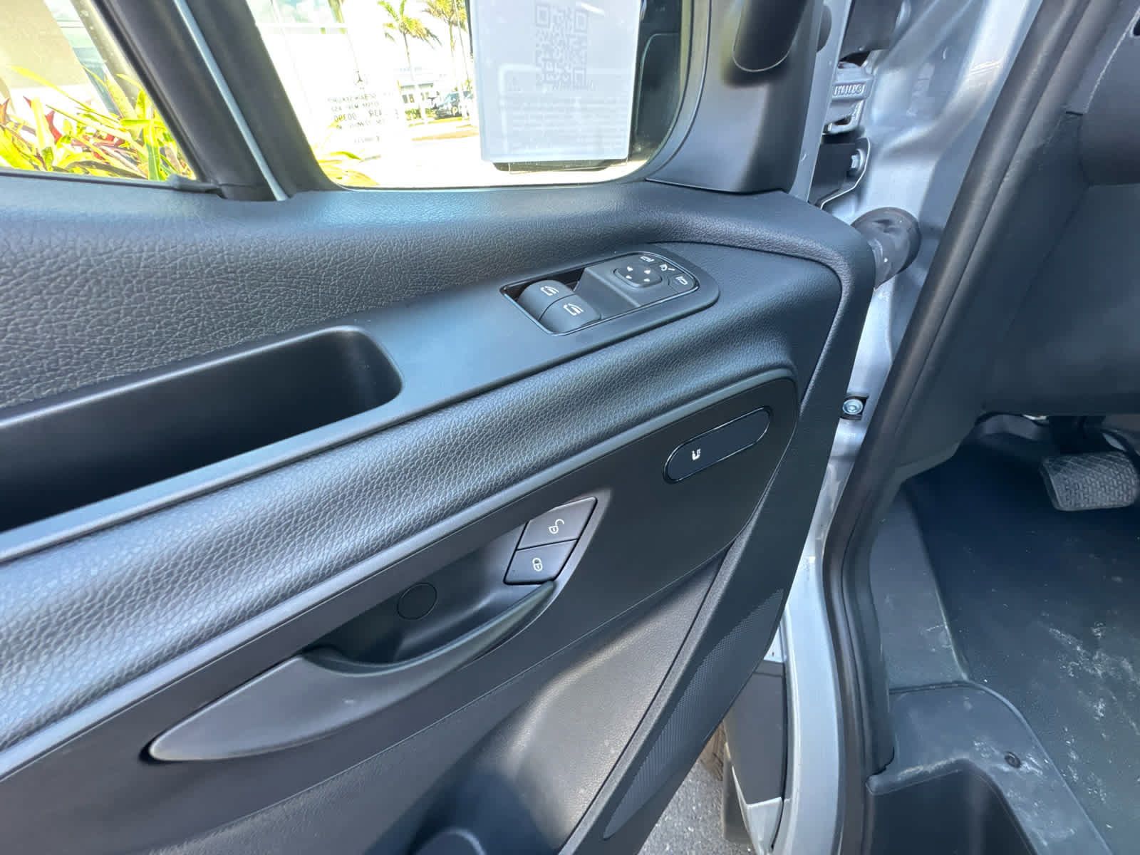 Used 2025 Mercedes-Benz Sprinter 2500 image 17