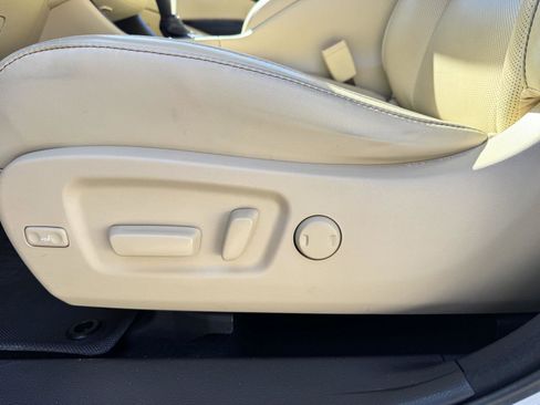 Used 2018 Toyota Highlander Limited Platinum image 9