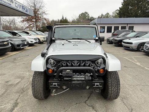 Used 2012 Jeep Wrangler Unlimited Sahara image 4