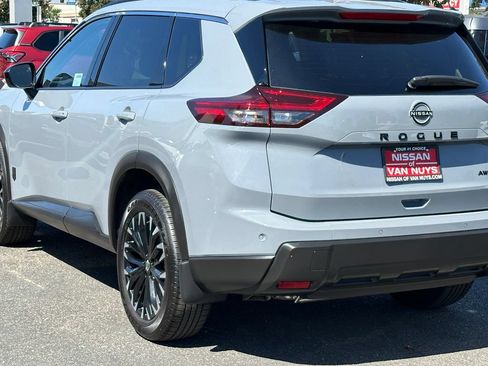 Used 2026 Nissan Rogue Dark Armor AWD/4WD image 5