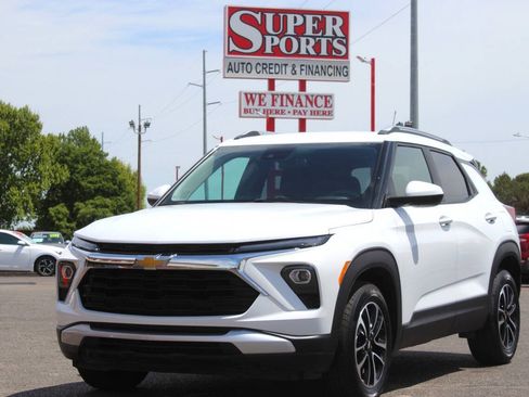 Used 2025 Chevrolet TrailBlazer LT FWD image 7