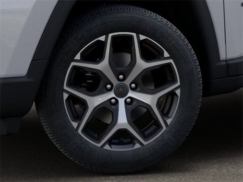 New 2026 Jeep Compass Limited image 8