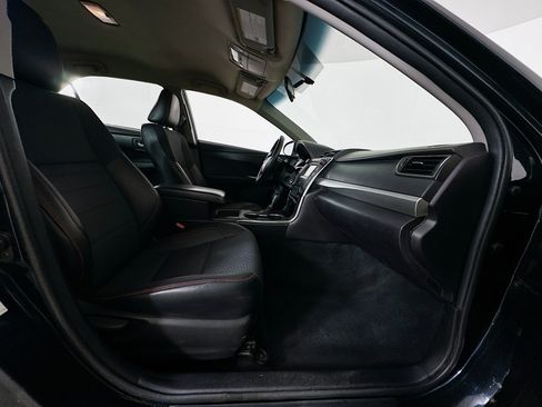 Used 2016 Toyota Camry SE image 29