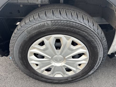 Used 2024 Ford Transit 250 148 Medium Roof w/ Exterior Upgrade Package RWD image 17