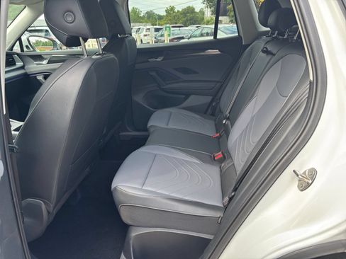 Used 2026 Volkswagen Tiguan SE AWD/4WD image 26