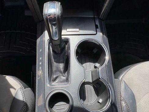 Used 2017 Ford Explorer XLT w/ Equipment Group 202A image 21