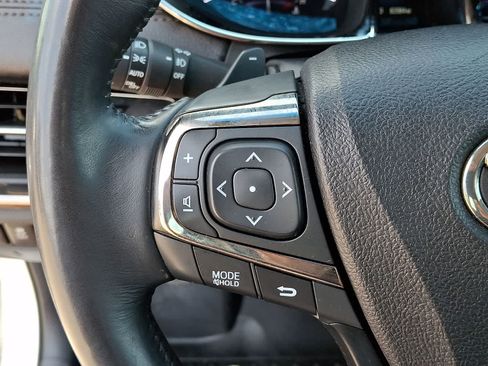 Used 2014 Toyota Avalon Limited FWD image 24