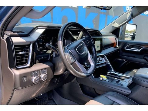 Used 2025 GMC Sierra 2500 Denali w/ Denali Reserve Package AWD/4WD image 16