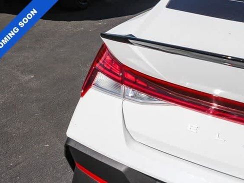 Used 2025 Hyundai Elantra SEL FWD image 7