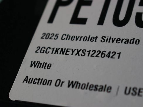 Used 2025 Chevrolet Silverado 2500 LT w/ Convenience Package image 43