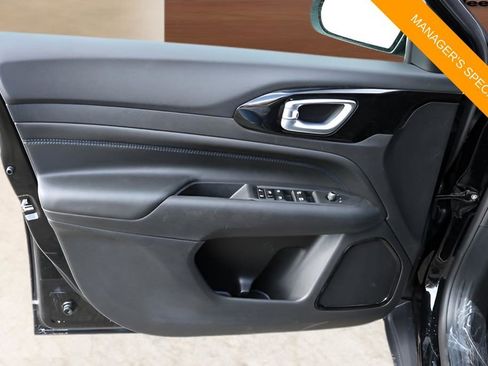 New 2026 Jeep Compass Latitude AWD/4WD image 10