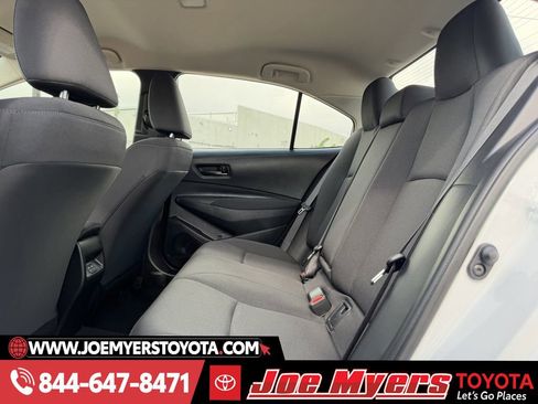 Used 2025 Toyota Corolla LE image 27