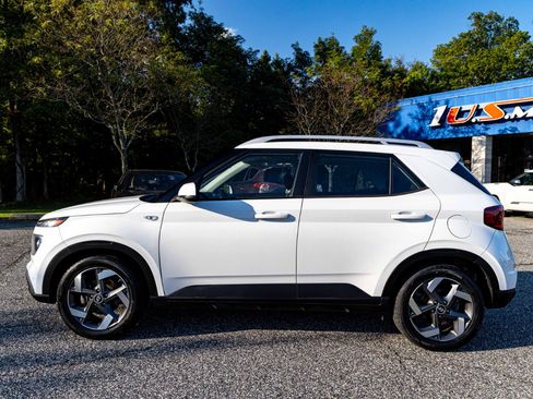 Used 2021 Hyundai Venue SEL image 3