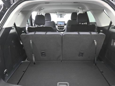 New 2025 Ford Explorer Active image 23