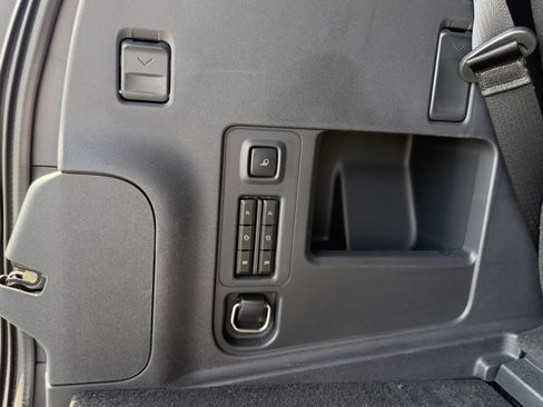 Used 2025 Ford Expedition Tremor AWD/4WD image 9