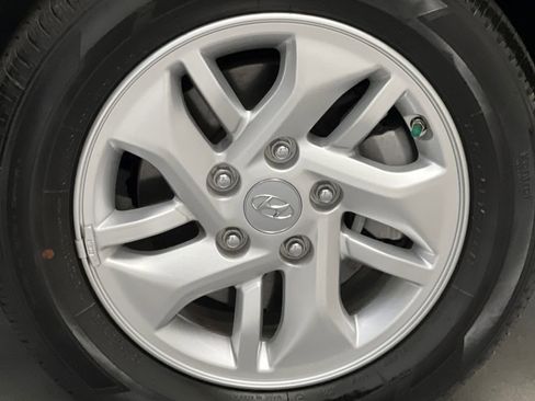 Used 2025 Hyundai Venue SE FWD image 58