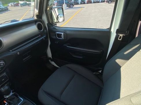 Used 2019 Jeep Wrangler Unlimited Sport S AWD/4WD image 27
