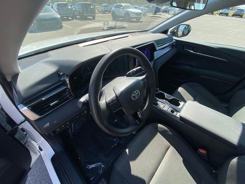 Used 2025 Toyota Camry LE FWD image 9