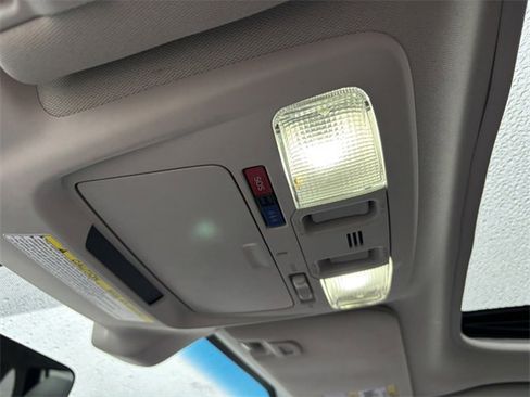 Used 2019 Subaru Outback 2.5i Limited w/ Popular Package #2 image 21