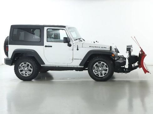 Used 2017 Jeep Wrangler Rubicon w/ Connectivity Group AWD/4WD image 10