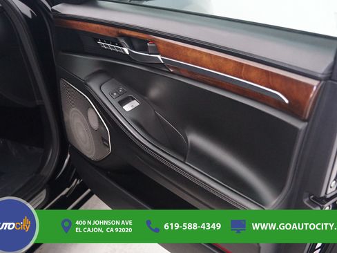 Used 2017 Genesis G90 3.3T Premium RWD image 17