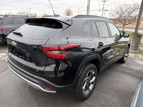 Used 2024 Chevrolet Trax LT w/ Driver Confidence Package image 7