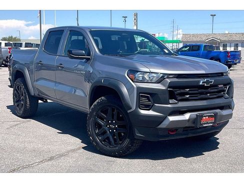 Used 2023 Chevrolet Colorado Trail Boss w/ Technology Package AWD/4WD image 2