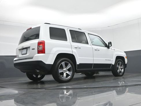 Used 2017 Jeep Patriot High Altitude image 31