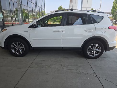 Certified 2017 Toyota RAV4 XLE w/ Convenience Package AWD/4WD image 2