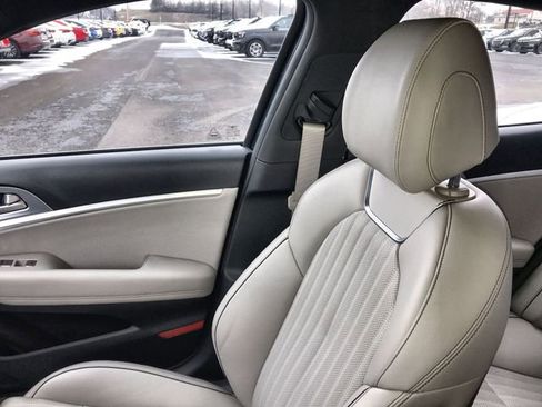 Used 2023 Genesis G70 3.3T image 23