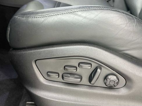 Certified 2022 Porsche Cayenne Platinum Edition image 12