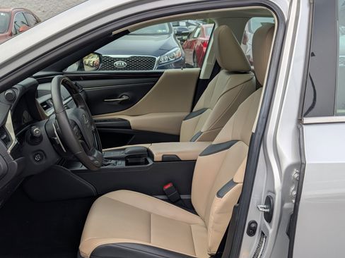 Used 2019 Lexus ES 350 w/ Premium Package image 15