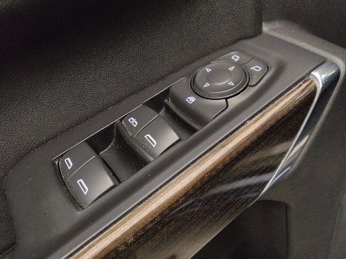 Used 2021 Chevrolet Silverado 1500 LT AWD/4WD image 27