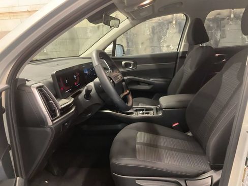 Certified 2026 Kia Sorento LX FWD image 13