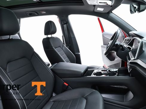 Used 2025 Volkswagen Atlas Cross Sport SEL R-Line image 36